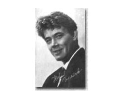 На фото Юрий Гуляев