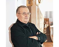На фото Юрий Еремин