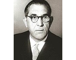 На фото Юрий Лавров