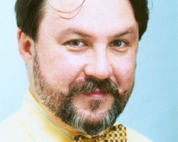 На фото Юрий Лаптев