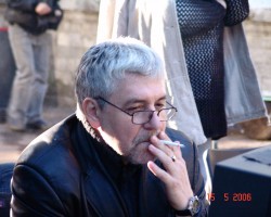 На фото Юрий Павлов