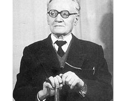 На фото Василий (Васо) Абаев