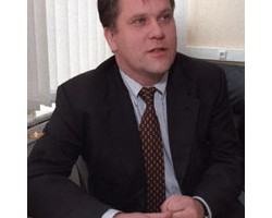На фото Юрий Гайдуков