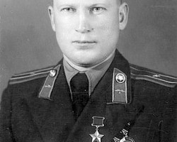 На фото Лев Щукин