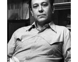 На фото Юрий Кузнецов
