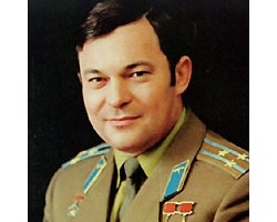 На фото Юрий Романенко
