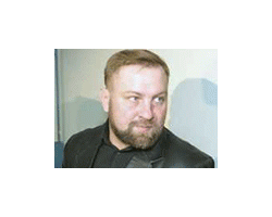 На фото Юрий Буданов