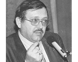На фото Юрий Мухин