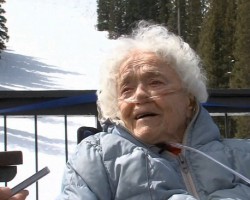 На фото Эльза Бейли