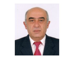 На фото Эрнест Согомонян