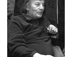 На фото Юрий Межиров
