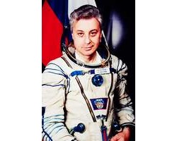 На фото Юрий Батурин