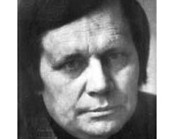 На фото Юрий Слепухин