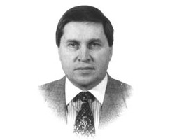 На фото Юрий Ушаков