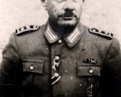 На фото Эрих Бауэр