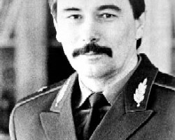 На фото Юрий Захаренко