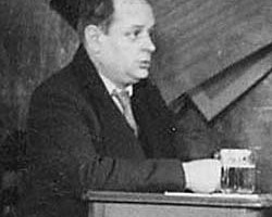 На фото Юрий Миролюбов