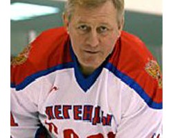 На фото Юрий Лебедев