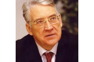 Юрий Петров