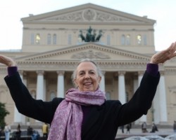 На фото Виктория Саймон