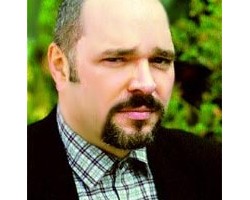 На фото Энтони Мингелла