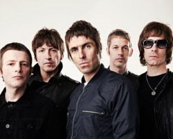 На фото Beady Eye