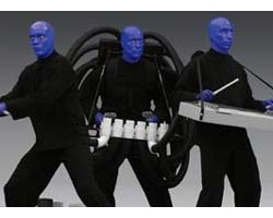 На фото Blue Man Group