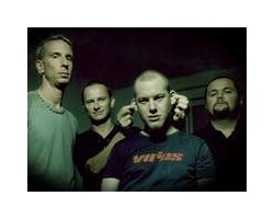 На фото Clawfinger