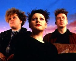 На фото Cocteau Twins