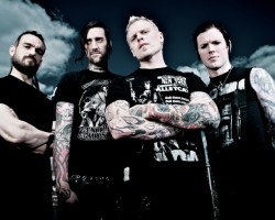 На фото Combichrist