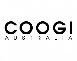 На фото Coogi