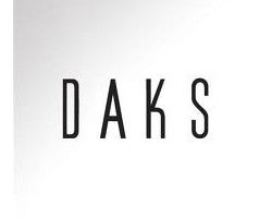 На фото DAKS