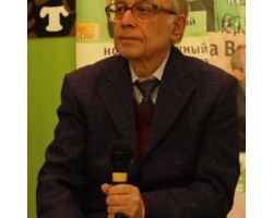 На фото Лев Клейн