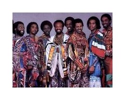 На фото Earth, Wind And Fire