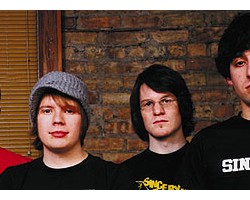 На фото Fall Out Boy