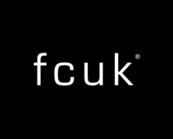 На фото FCUK