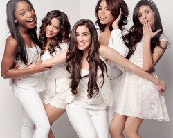 На фото Fifth Harmony