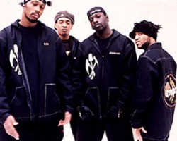 На фото Gravediggaz