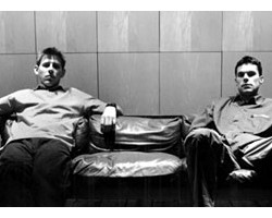 На фото Groove Armada