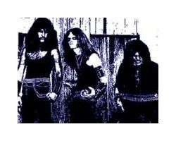 На фото Hellhammer