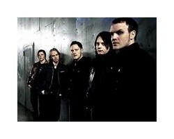 На фото Katatonia