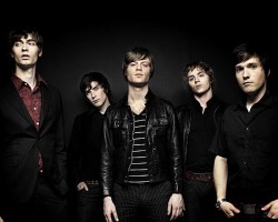 На фото Mando Diao