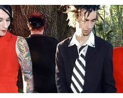 На фото Mindless Self Indulgence