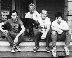 На фото Minor Threat