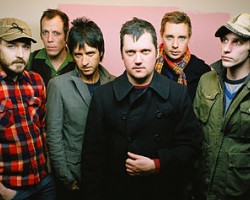 На фото Modest Mouse