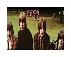 На фото Nazz