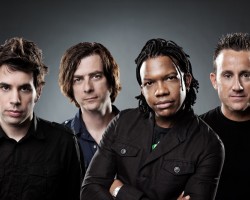 На фото Newsboys