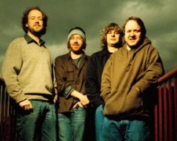 На фото Phish