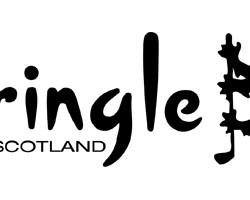 На фото Pringle of Scotland