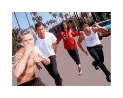 На фото Red Hot Chili Peppers